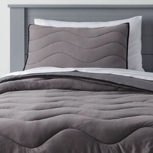 Pillowfort - Twin Gray Wave Kids' Comforter Set - Pillowfort Gray